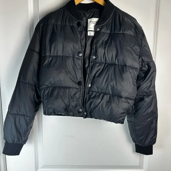 Abercrombie & Fitch Black Cropped Puffer Jacket – Women’s Small - Picture 3 of 8